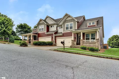 11 Meritage St, Greer, SC 29651