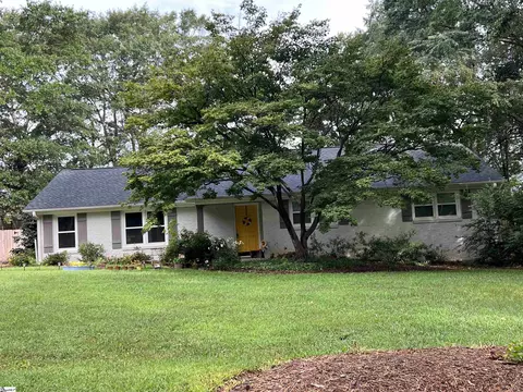 207 Drewry Rd, Taylors, SC 29687