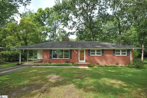 404 Elizabeth Dr, Greenville, SC 29615
