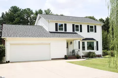 105 Wemberly Dr, Simpsonville, SC 29681