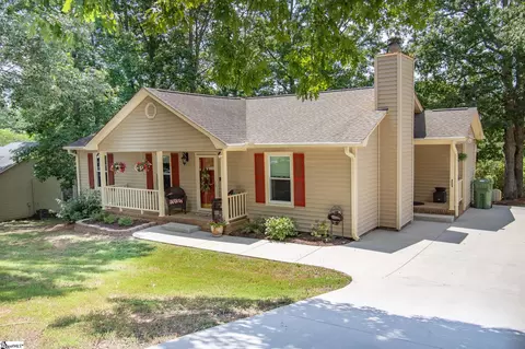 106 Manchester Dr, Mauldin, SC 29662