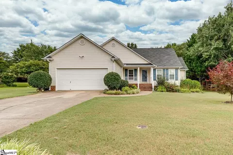 16 Summer Hill Rd, Simpsonville, SC 29681