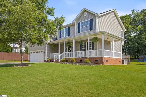 5 Faulkner Cir, Greer, SC 29651