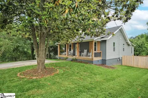 15 School St, Travelers Rest, SC 29690