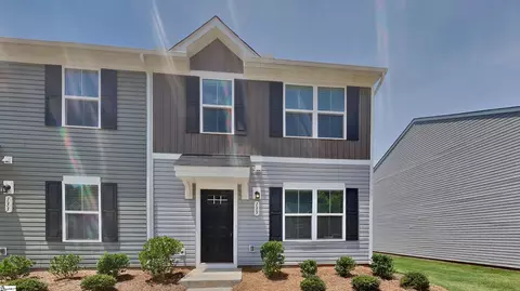 135 Fernside Ct, Greenville, SC 29617