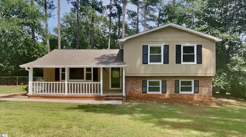 425 Cheyenne Dr, Simpsonville, SC 29680