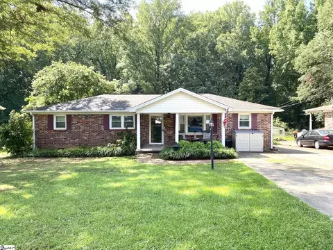 203 Florence Dr, Simpsonville, SC 29681