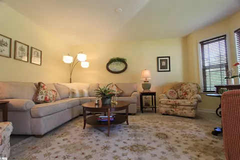 668 Chartwell Dr, Greer, SC 29650 photo 4