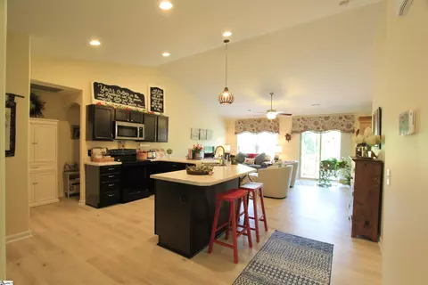 668 Chartwell Dr, Greer, SC 29650 photo 8