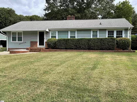 414 Willow Springs Dr, Greenville, SC 29607