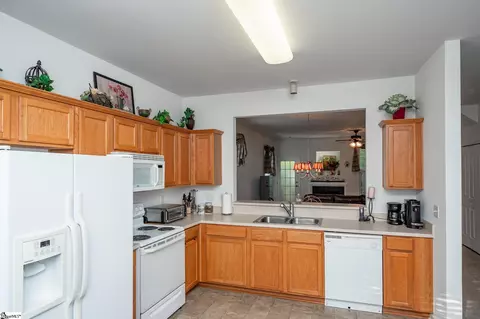 201 Bedwin Ct, Mauldin, SC 29662 photo 9