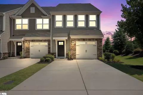 4 Country Dale Dr, Greer, SC 29650