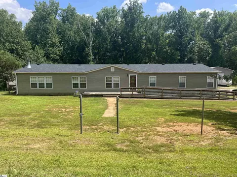 215 Maxie Ave, Greenville, SC 29611