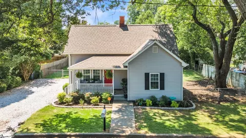 23 Norwood St, Greenville, SC 29611