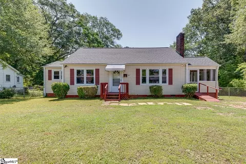 177 Collins Ave, Spartanburg, SC 29306