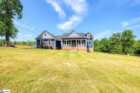 9 Lake Farm Ct, Travelers Rest, SC 29690
