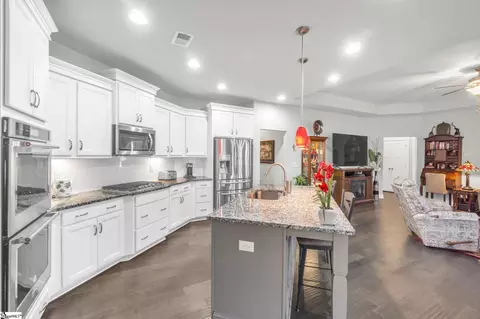 5 Novelty Dr, Greer, SC 29651 photo 9