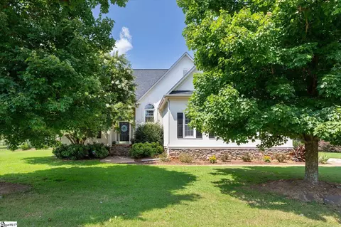 222 Faye Ct, Greer, SC 29651
