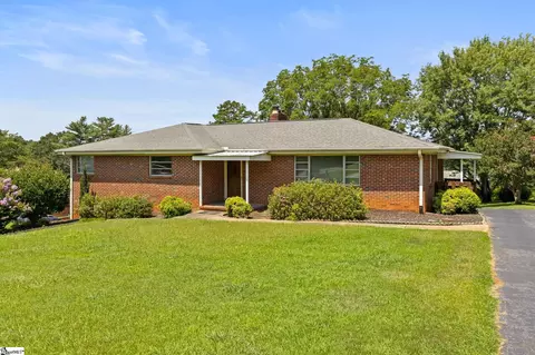 17 N Harbor Dr, Greenville, SC 29611