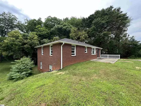 732 Union St, Gaffney, SC 29340