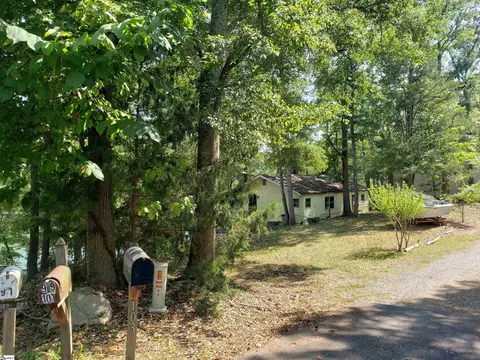 97 Sunset Cove Rd, Abbeville, SC 29620