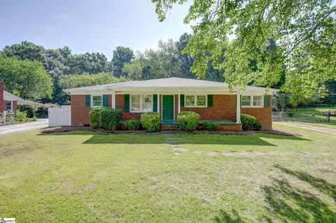 4 Carriage Ln, Taylors, SC 29687