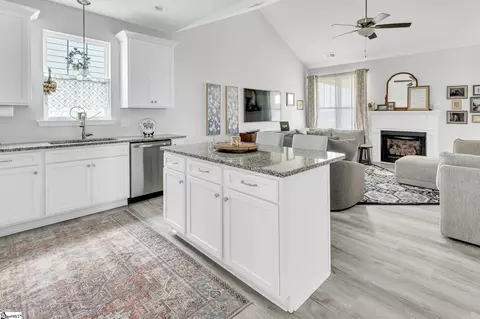 502 Townsend Ave, Greer, SC 29651 photo 6