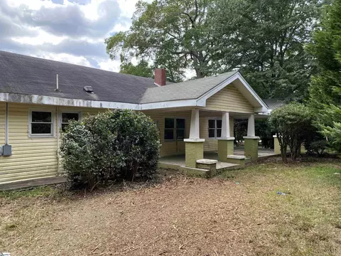 637 Harrison Bridge Rd, Simpsonville, SC 29680