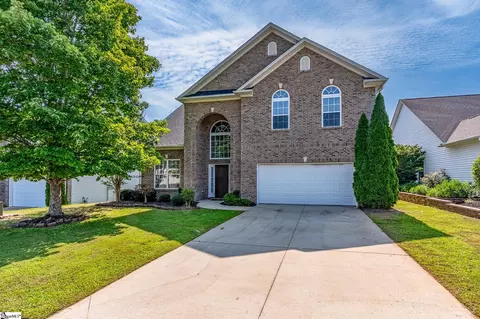 800 Center Rd, Taylors, SC 29687