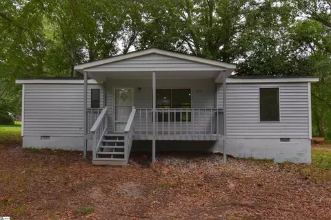 186 Loop St, Wellford, SC 29385