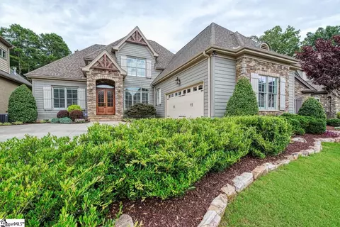 213 Garlington Oak Ct, Greenville, SC 29615