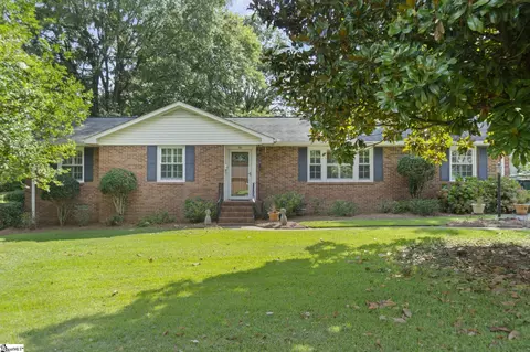 10 Kendal Green Dr, Greenville, SC 29607