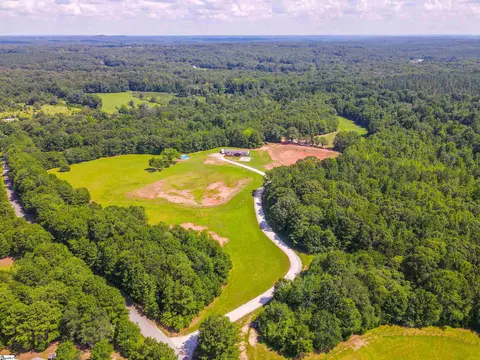 532 Hayes Dr, Gray Court, SC 29645