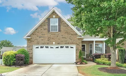 208 Wild Ridge Ln, Greer, SC 29650