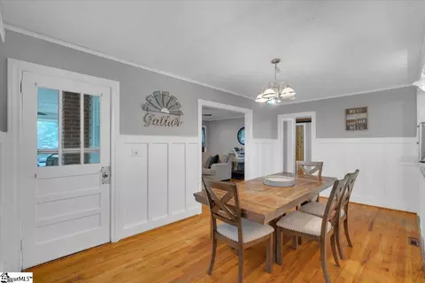 303 E A Ave, Easley, SC 29640 photo 9