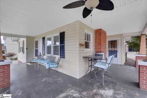 303 E A Ave, Easley, SC 29640 photo 4