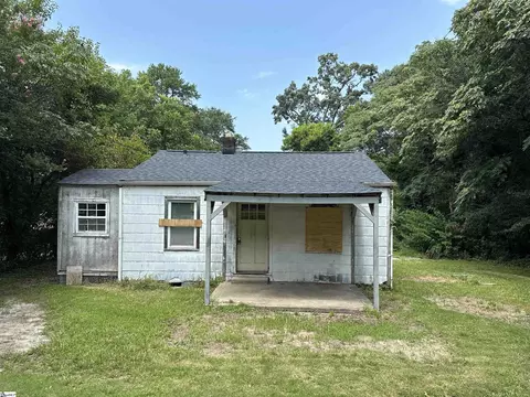 23 Ace Dr, Greenville, SC 29605