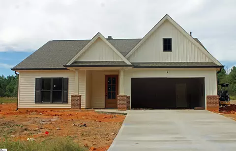 91 Dendy St, Pelzer, SC 29669
