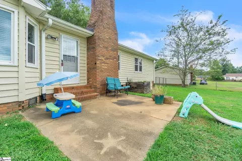 105 Cauthen Ct, Moore, SC 29369 photo 3