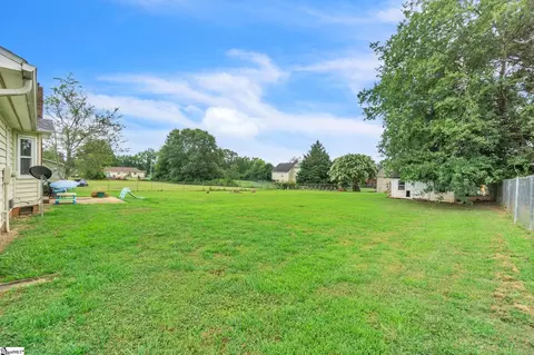 105 Cauthen Ct, Moore, SC 29369 photo 2