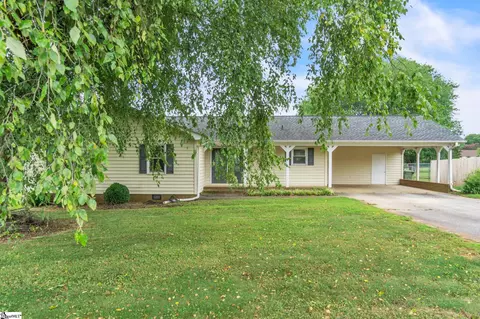 105 Cauthen Ct, Moore, SC 29369