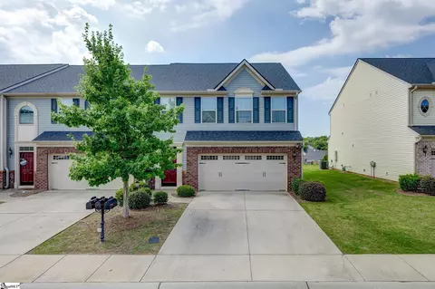 28 Irvington Dr, Greer, SC 29650