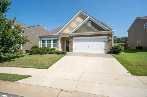 424 Graypointe Dr, Greer, SC 29650 photo 2