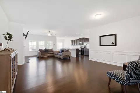 424 Graypointe Dr, Greer, SC 29650 photo 7