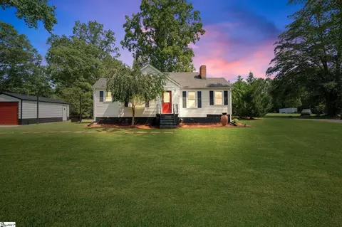 28 Long Forest Dr, Greenville, SC 29617