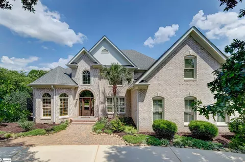 7 Finsbury Ln, Simpsonville, SC 29681