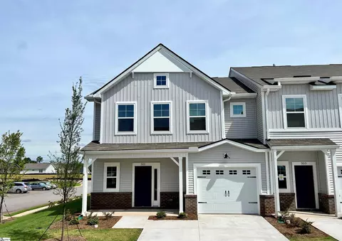 301 Hollenbeck Pl, Greenville, SC 29607