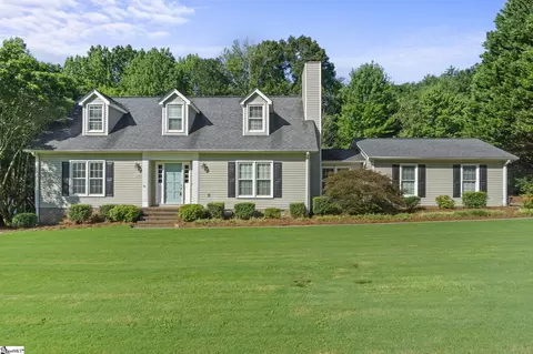 307 Pebble Creek Dr, Taylors, SC 29687