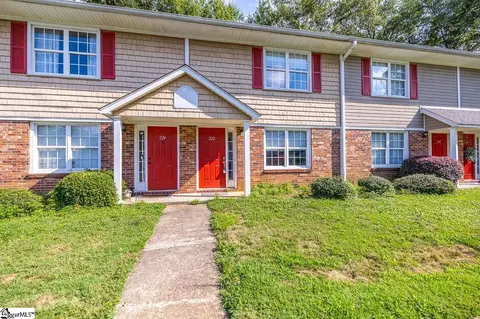 222 Emerald Park Ct, Simpsonville, SC 29681