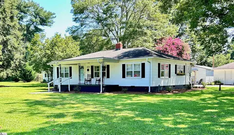 615 Belton Dr, Williamston, SC 29697